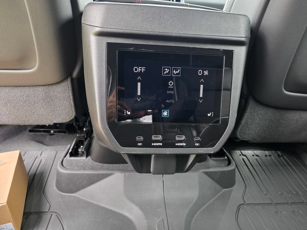2026 GMC Yukon XL AT4 Ultimate - Photo 19
