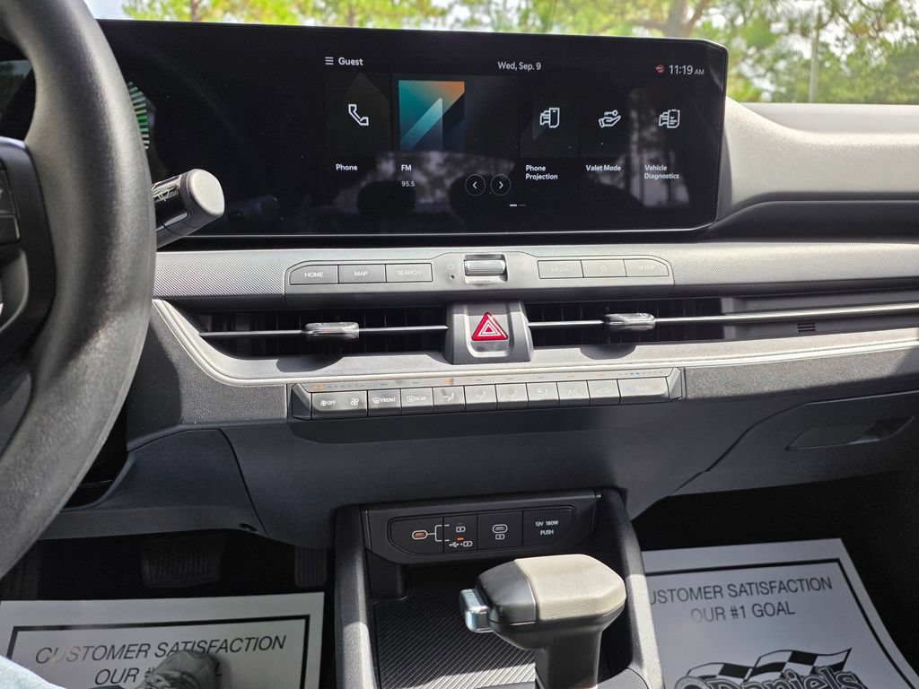 2025 Kia K4 LXS - Photo 29