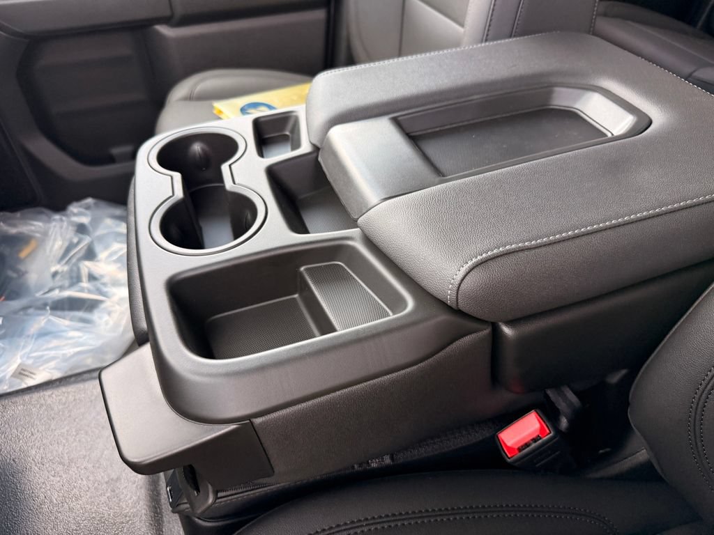 2025 GMC Sierra 3500 Chassis Cab Pro - Photo 22