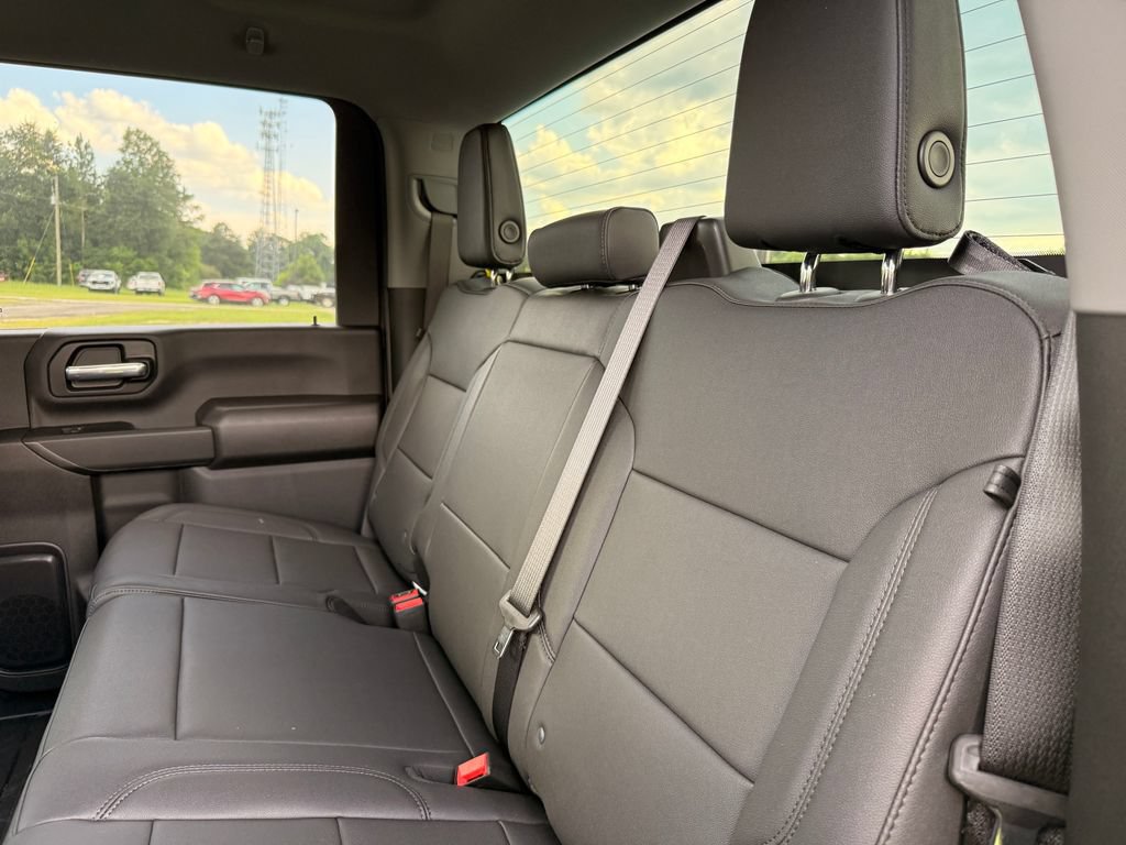 2025 GMC Sierra 3500 Chassis Cab Pro - Photo 27