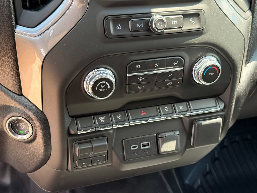 2026 GMC Sierra 3500 Chassis Cab Pro - Photo 19