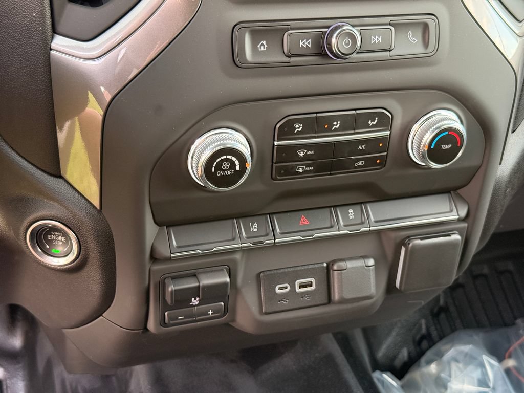 2025 GMC Sierra 3500 Chassis Cab Pro - Photo 21