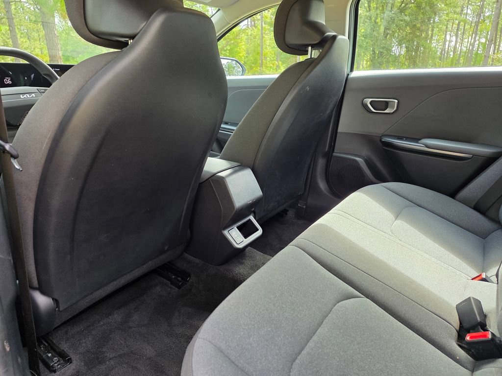 2025 Kia K4 LXS - Photo 16
