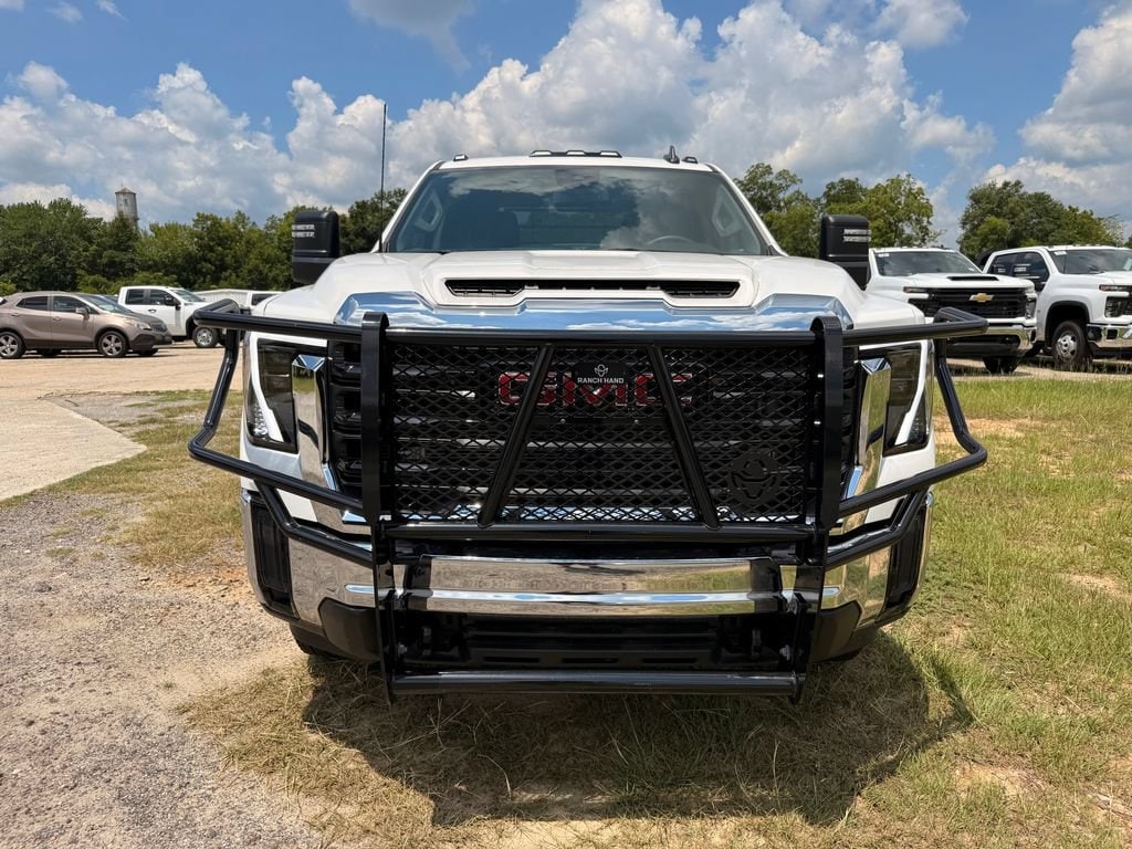 2025 GMC Sierra 3500 Chassis Cab Pro - Photo 9