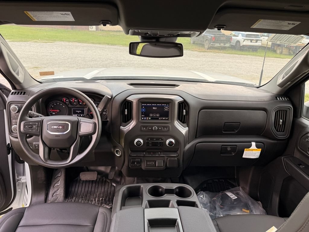 2025 GMC Sierra 3500 Chassis Cab Pro - Photo 15
