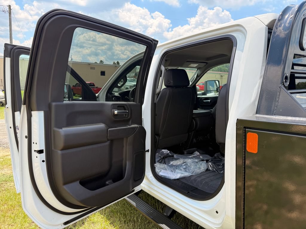 2025 GMC Sierra 3500 Chassis Cab Pro - Photo 24