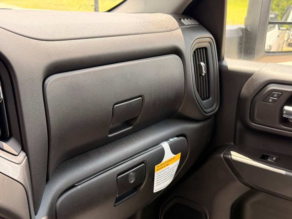2025 GMC Sierra 3500 Chassis Cab Pro - Photo 20