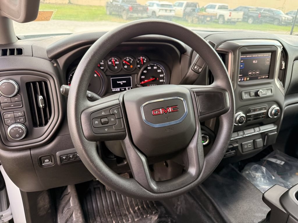 2025 GMC Sierra 3500 Chassis Cab Pro - Photo 16
