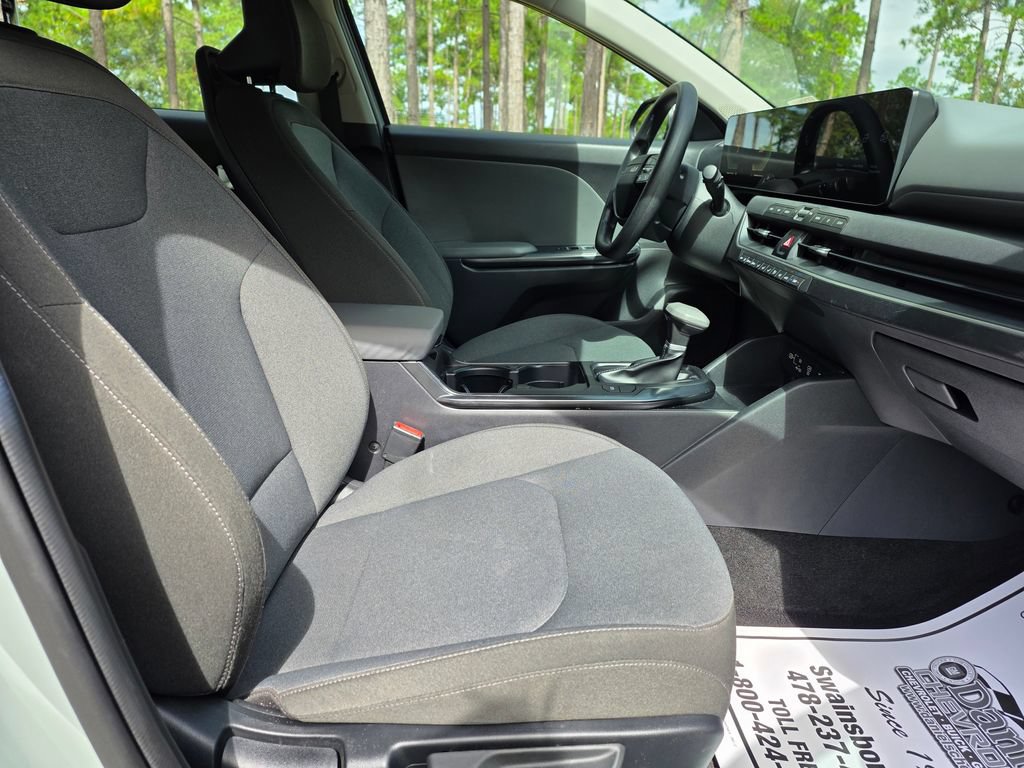 2025 Kia K4 LXS - Photo 22
