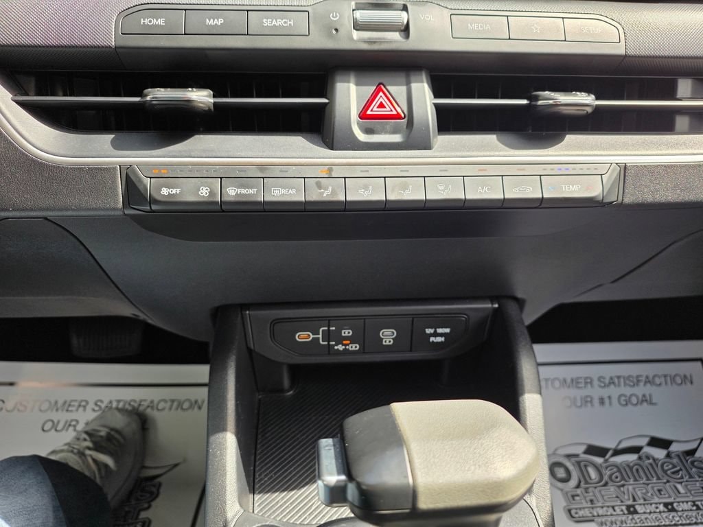 2025 Kia K4 LXS - Photo 28