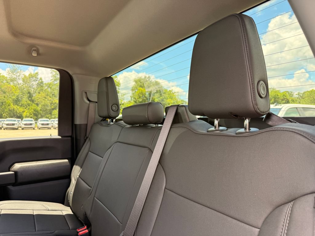 2026 GMC Sierra 3500 Chassis Cab Pro - Photo 23