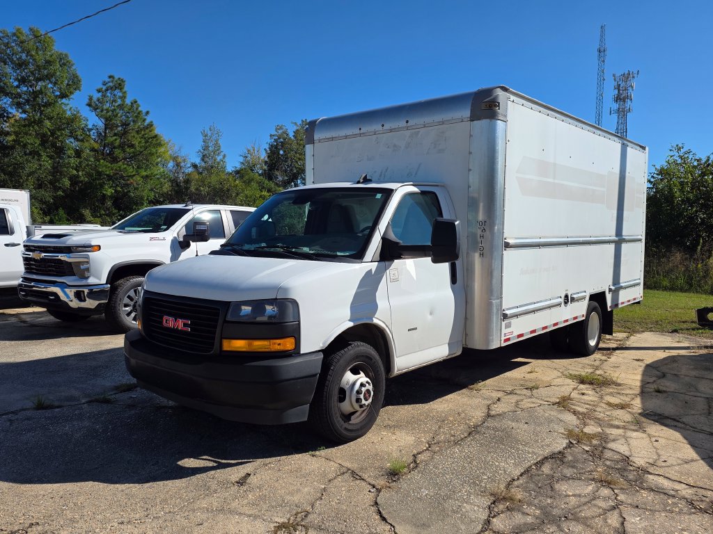 2021 GMC Savana Cutaway
