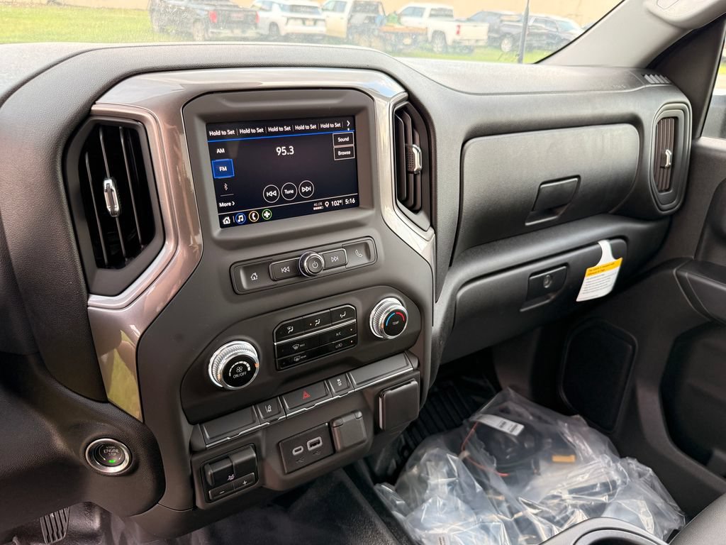 2025 GMC Sierra 3500 Chassis Cab Pro - Photo 17