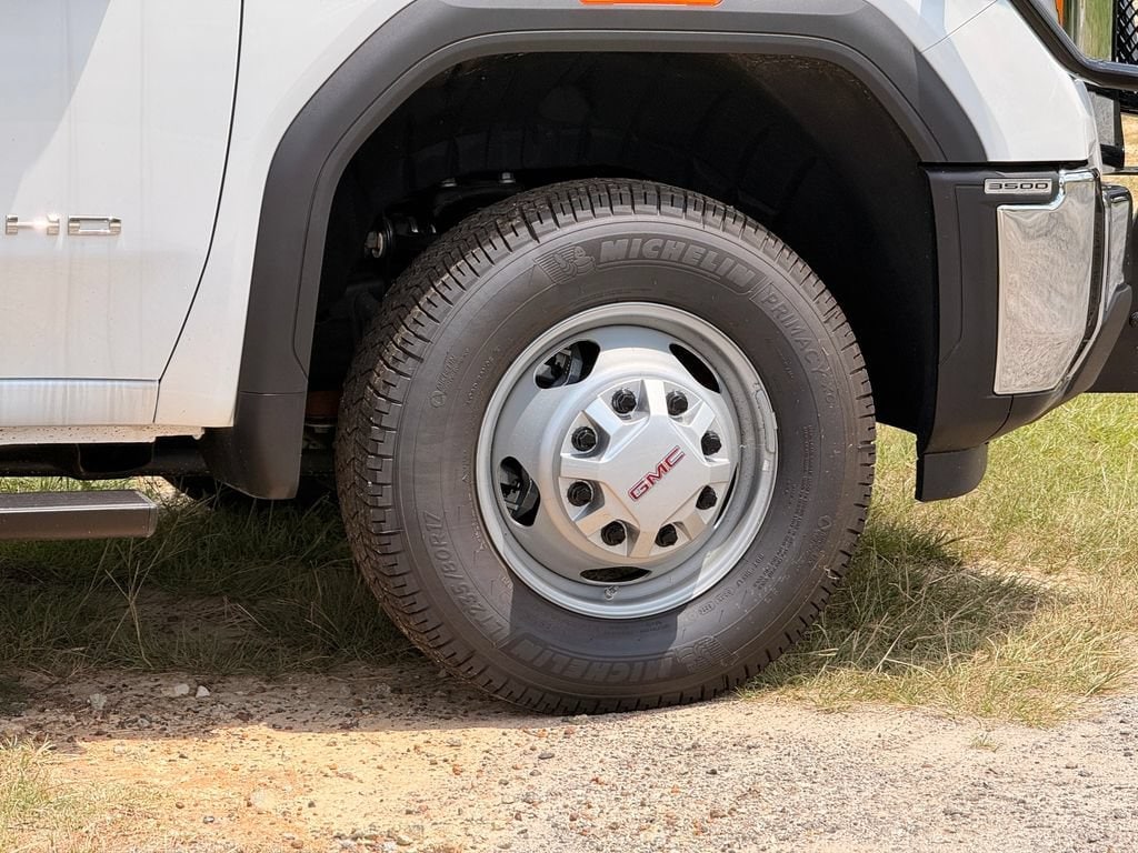2025 GMC Sierra 3500 Chassis Cab Pro - Photo 10