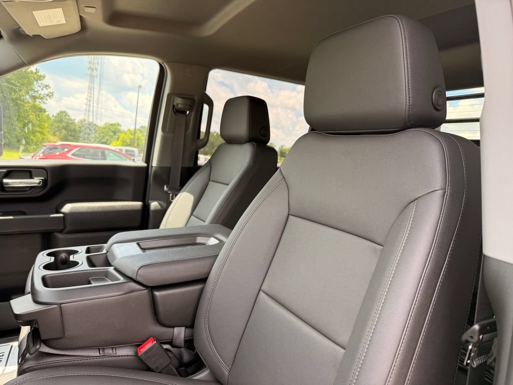 2025 GMC Sierra 3500 Chassis Cab Pro - Photo 13