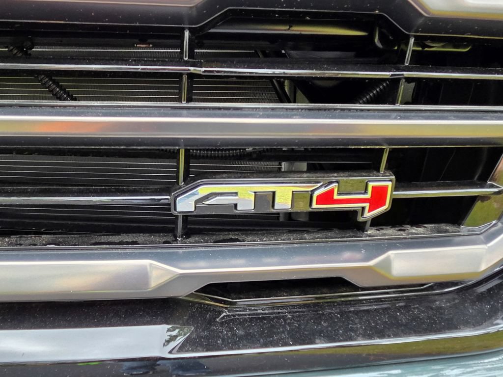 2026 GMC Yukon XL AT4 Ultimate - Photo 9