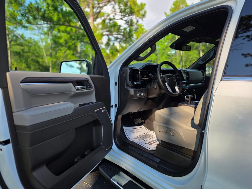 2026 GMC Sierra 1500 SLT - Photo 11