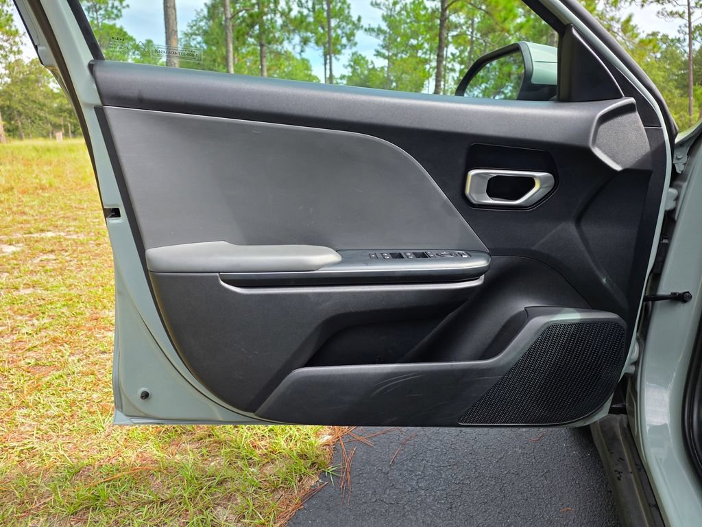 2025 Kia K4 LXS - Photo 10
