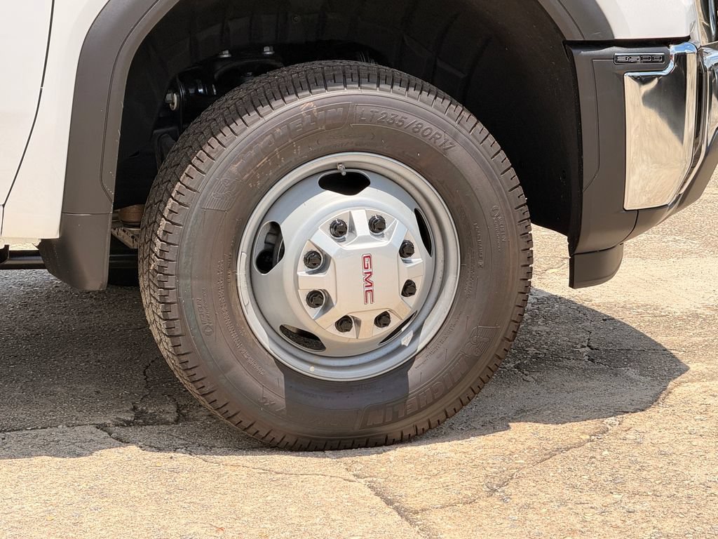 2026 GMC Sierra 3500 Chassis Cab Pro - Photo 11
