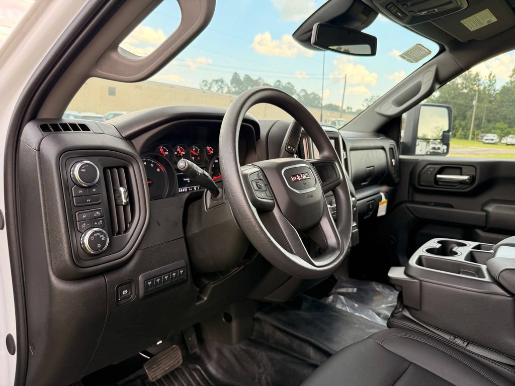 2025 GMC Sierra 3500 Chassis Cab Pro - Photo 14