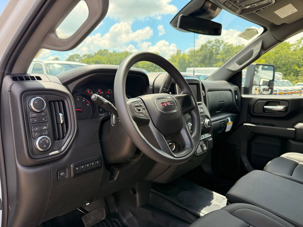 2026 GMC Sierra 3500 Chassis Cab Pro - Photo 13
