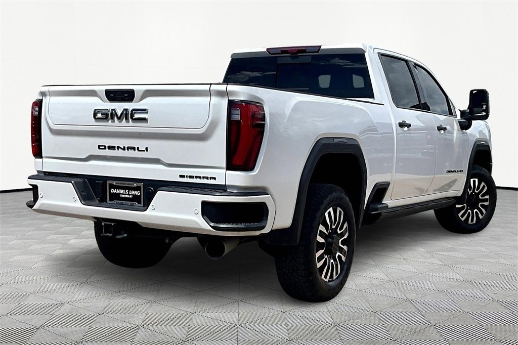 2025 Gmc Sierra 3500 HD Denali Ultimate photo 2
