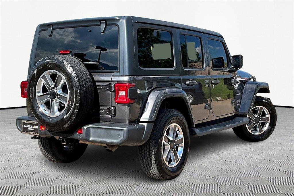 2021 Jeep Wrangler Unlimited Sahara photo 2