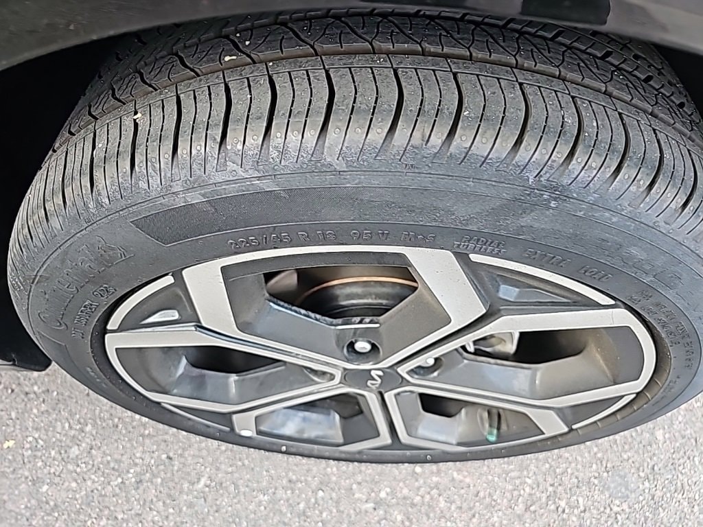 2024 Kia Niro EX Touring photo 3