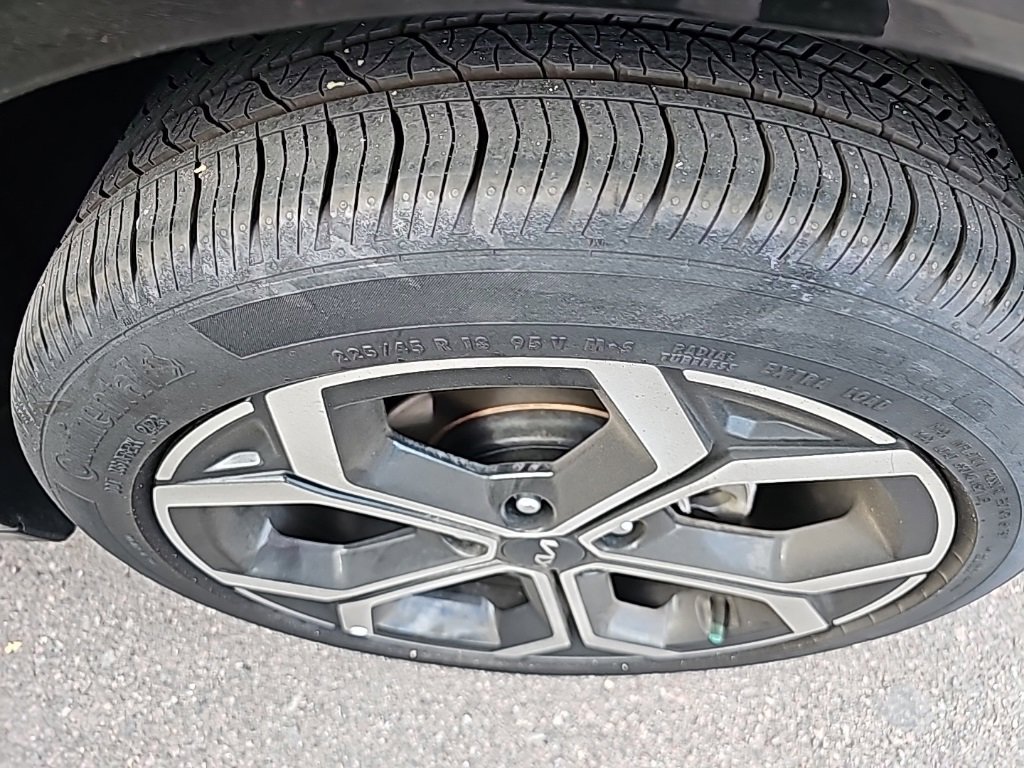 2024 Kia Niro EX Touring photo 3