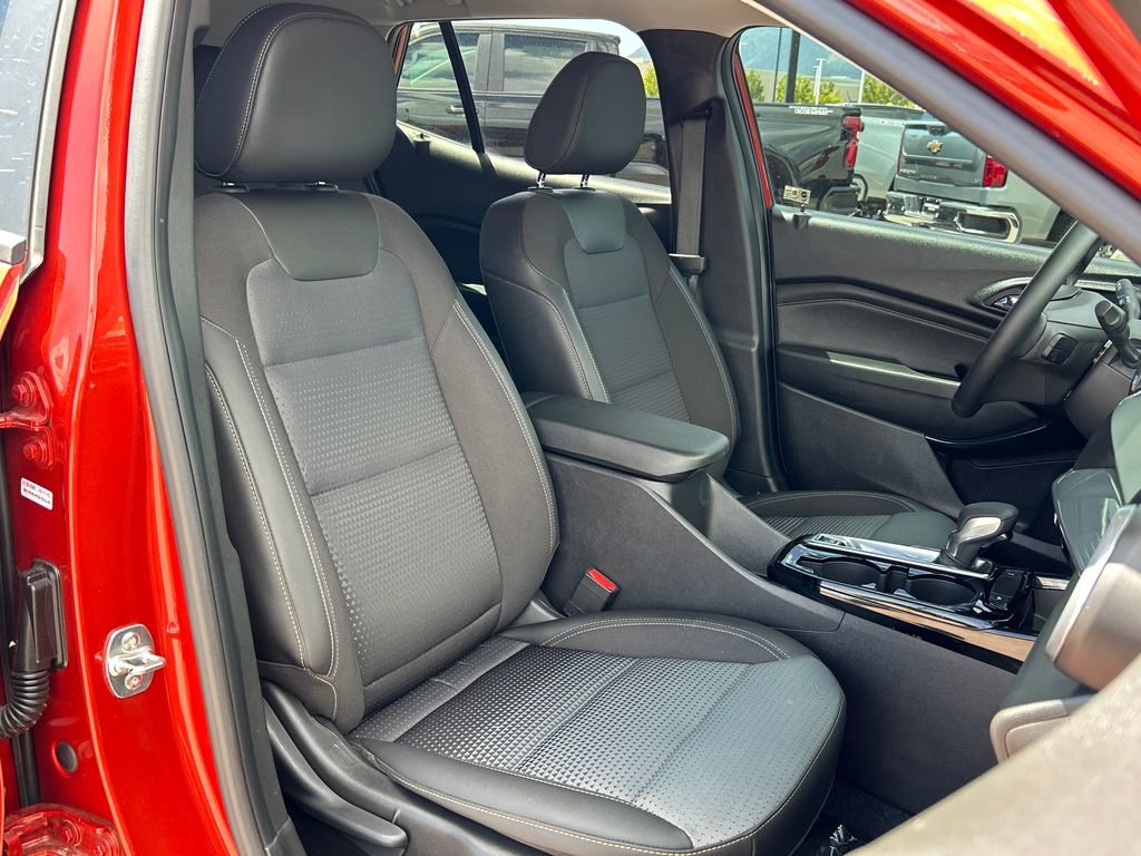 2024 Chevrolet Trax LT - Photo 17