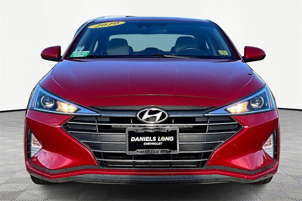 2020 Hyundai Elantra SEL photo 3