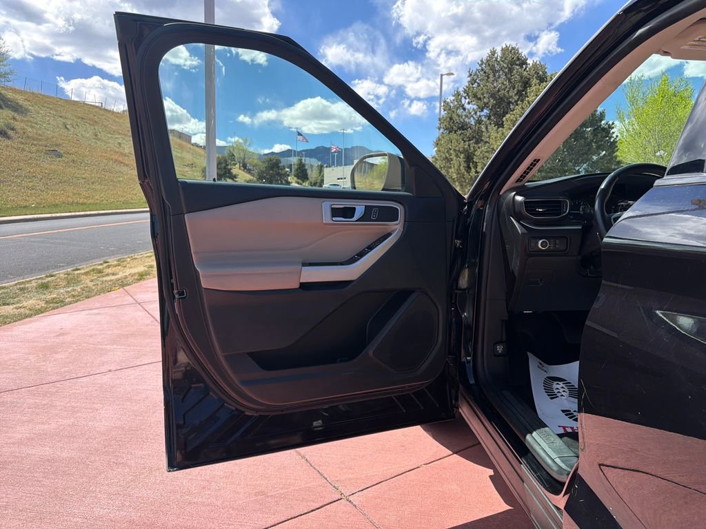 2022 Ford Explorer XLT - Photo 10