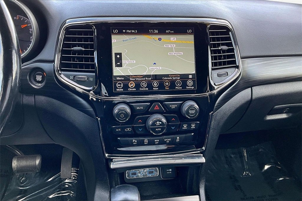 2021 Jeep Grand Cherokee Laredo photo 3