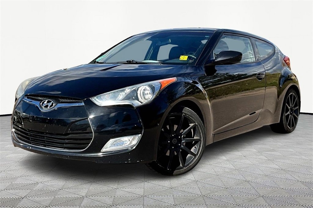 Used 2013 Hyundai Veloster Base w/Black Hatchback