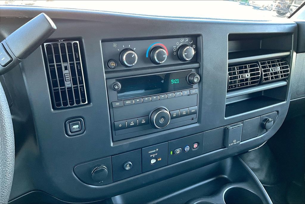 2025 Chevrolet Express Cargo Work Van - Photo 7