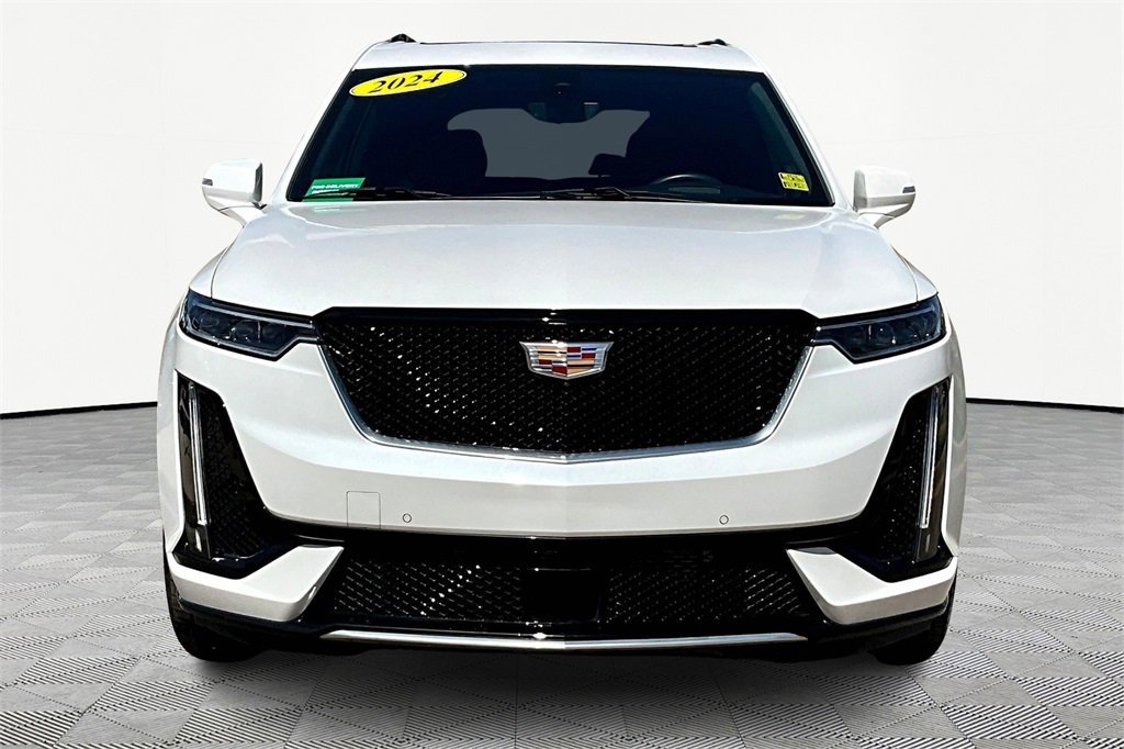2024 Cadillac XT6 Sport photo 3