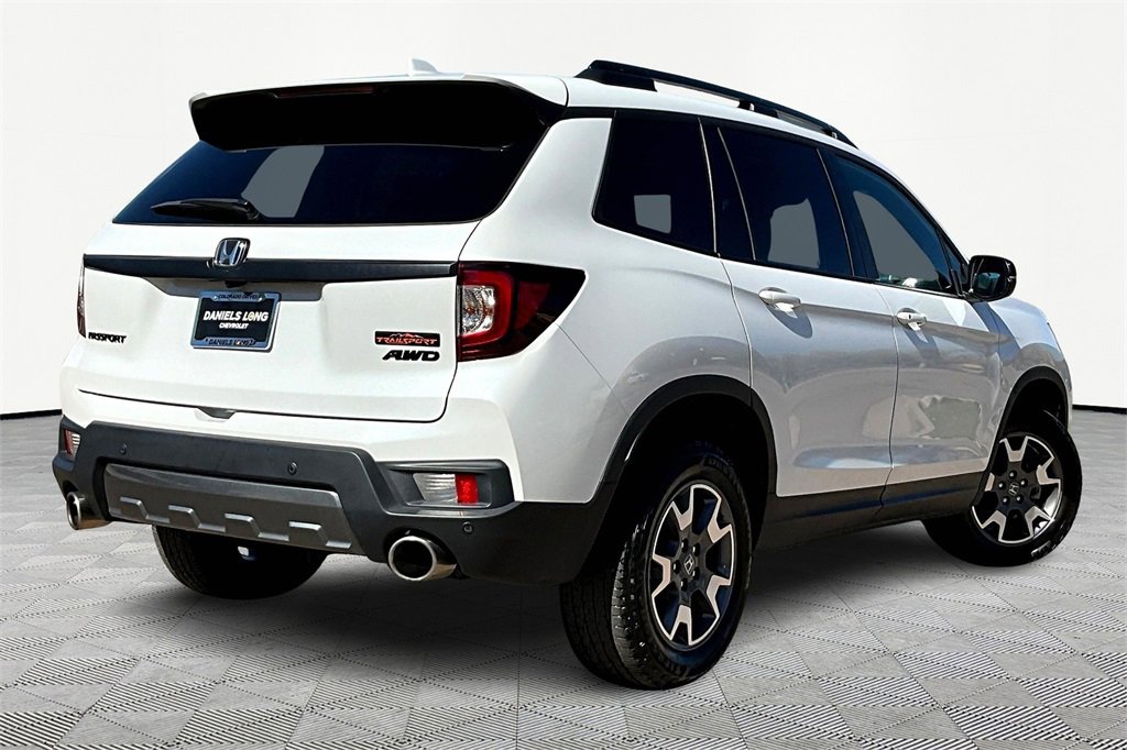 2023 Honda Passport TrailSport photo 2