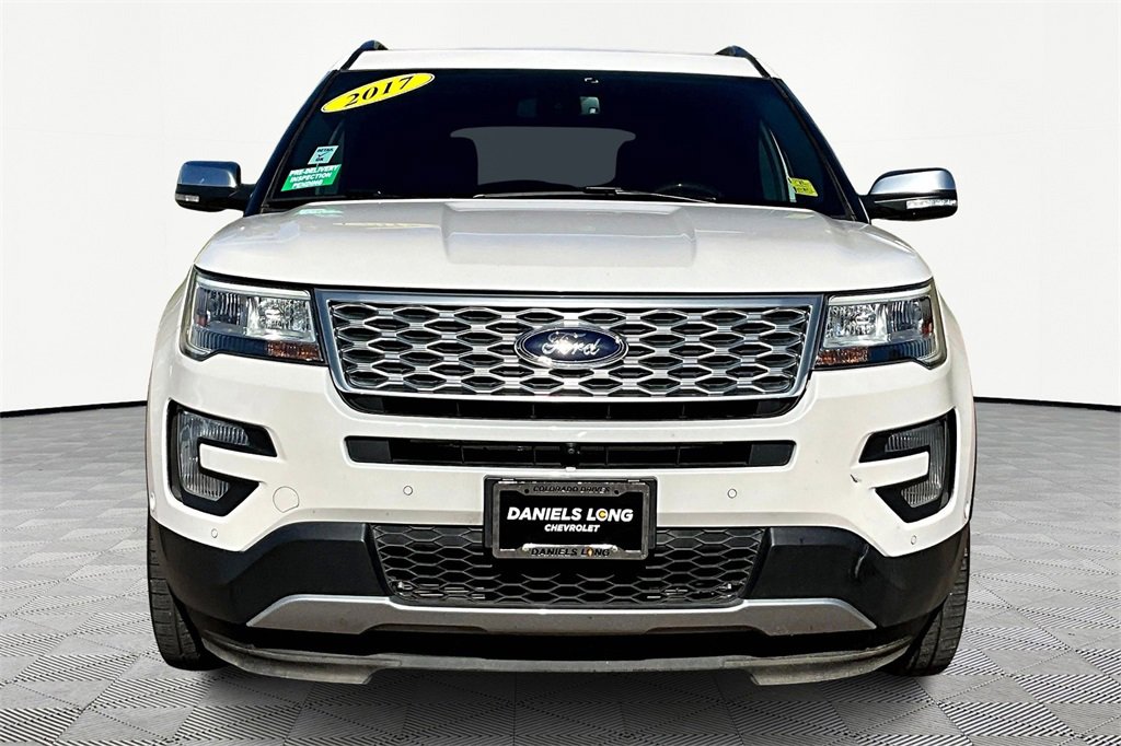 2017 Ford Explorer Platinum photo 2