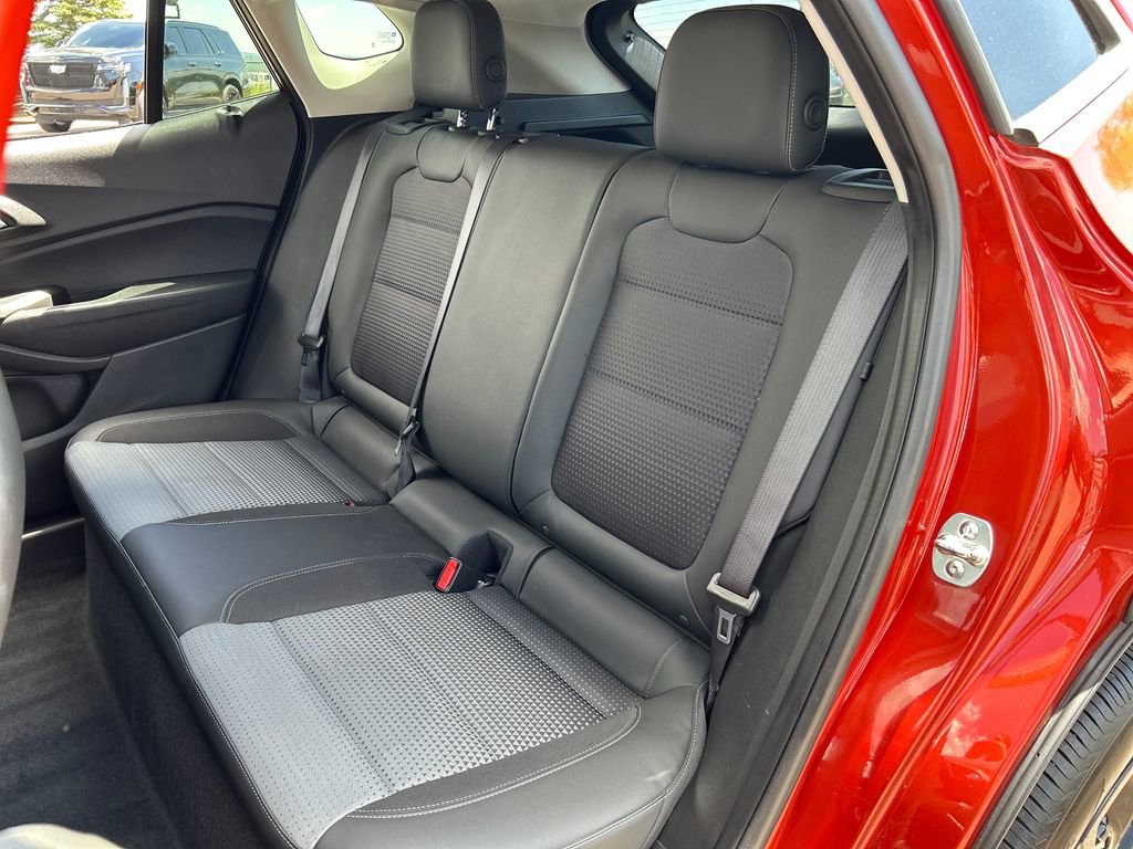 2024 Chevrolet Trax LT - Photo 18