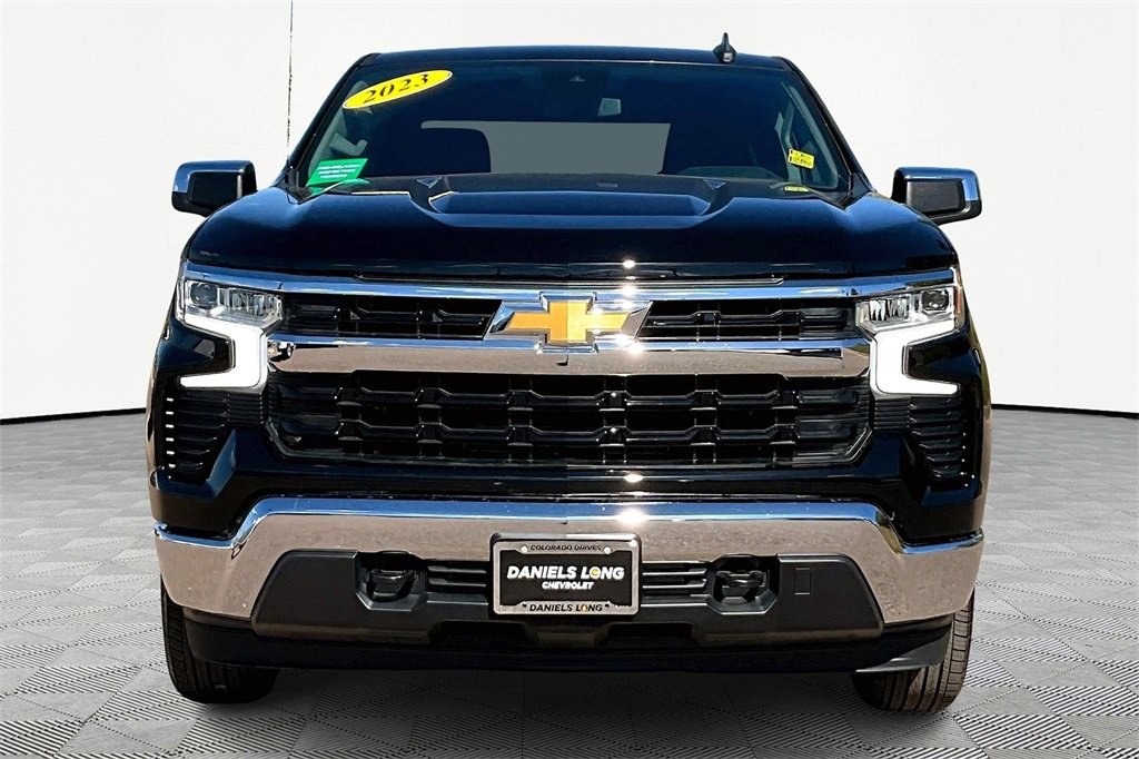 2023 Chevrolet Silverado 1500 LT photo 3