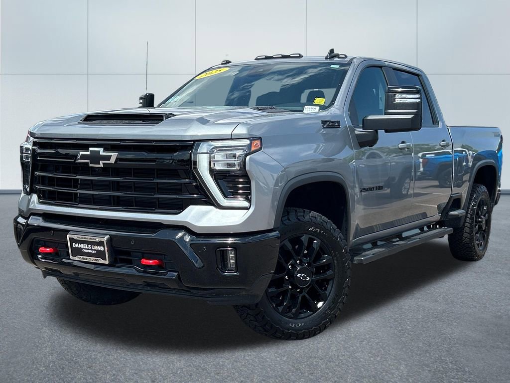 2025 Chevrolet Silverado HD LT 4WD Crew Cab Standard Box's photo