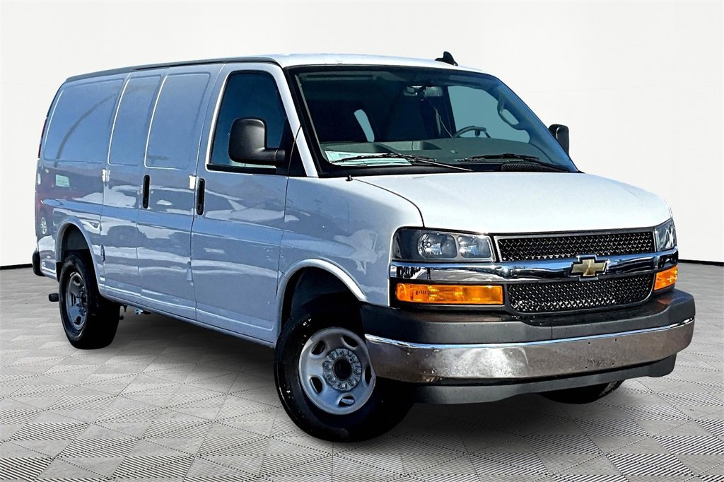 2025 Chevrolet Express Cargo 2500 photo 2
