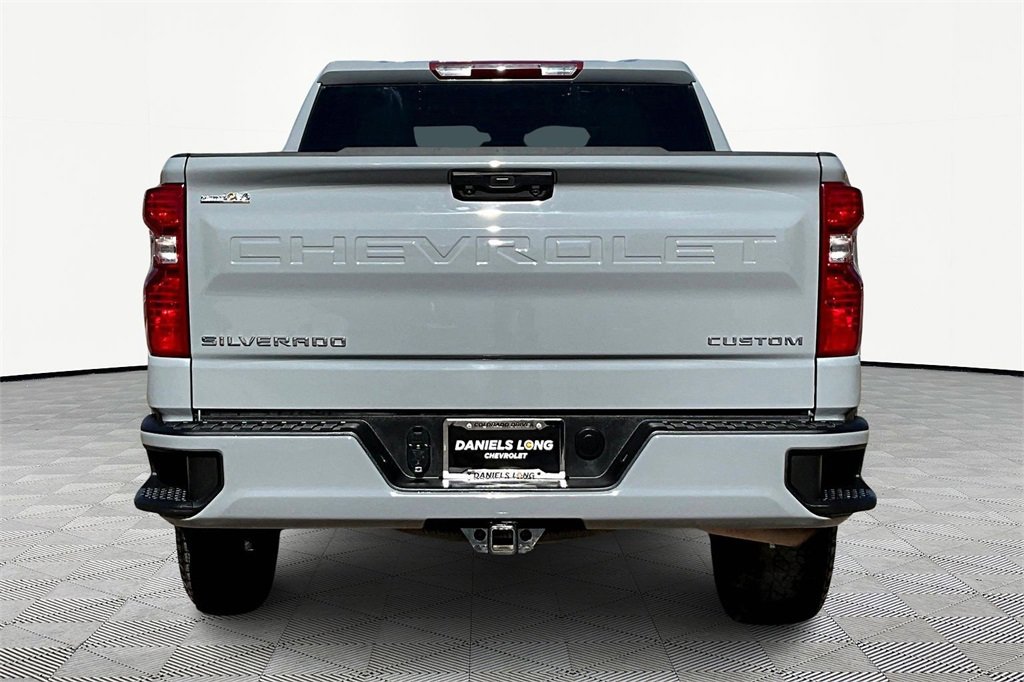 2024 Chevrolet Silverado 1500 Custom photo 4