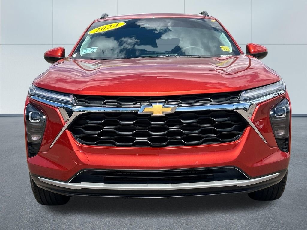 Used 2024 Chevrolet Trax LT SUV