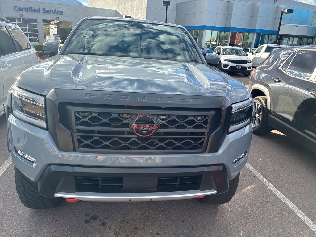 2023 Nissan Frontier PRO-4X Crew Cab photo 2