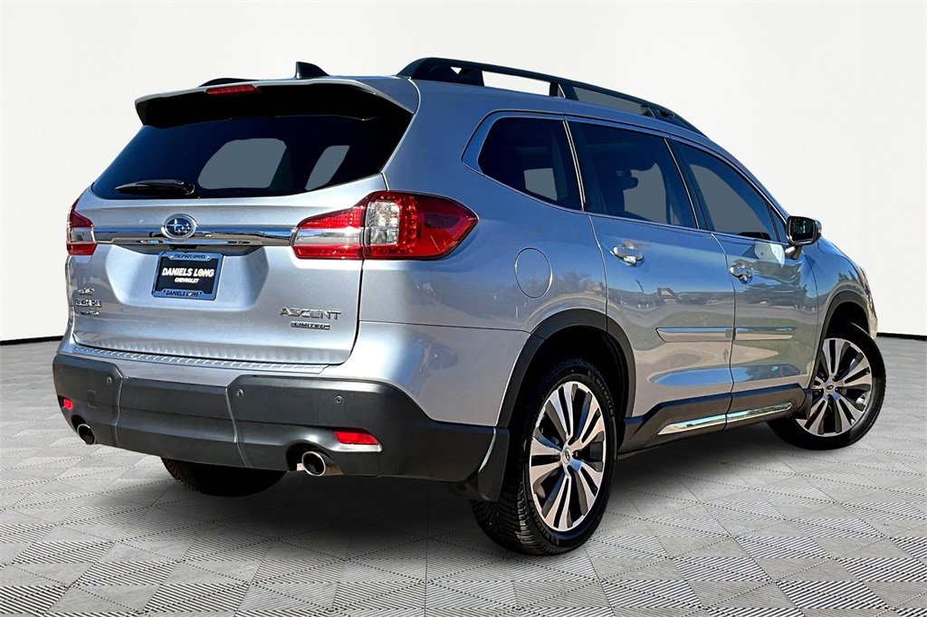 2022 Subaru Ascent Limited photo 2