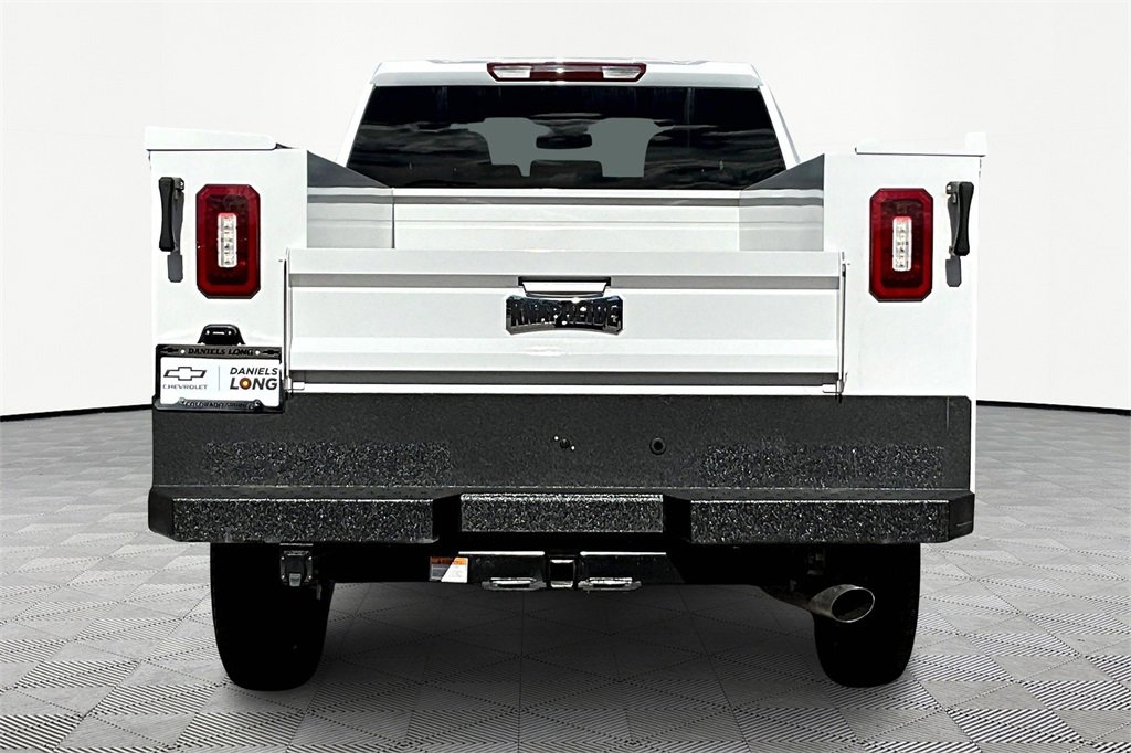2025 Chevrolet Silverado 2500HD photo 4