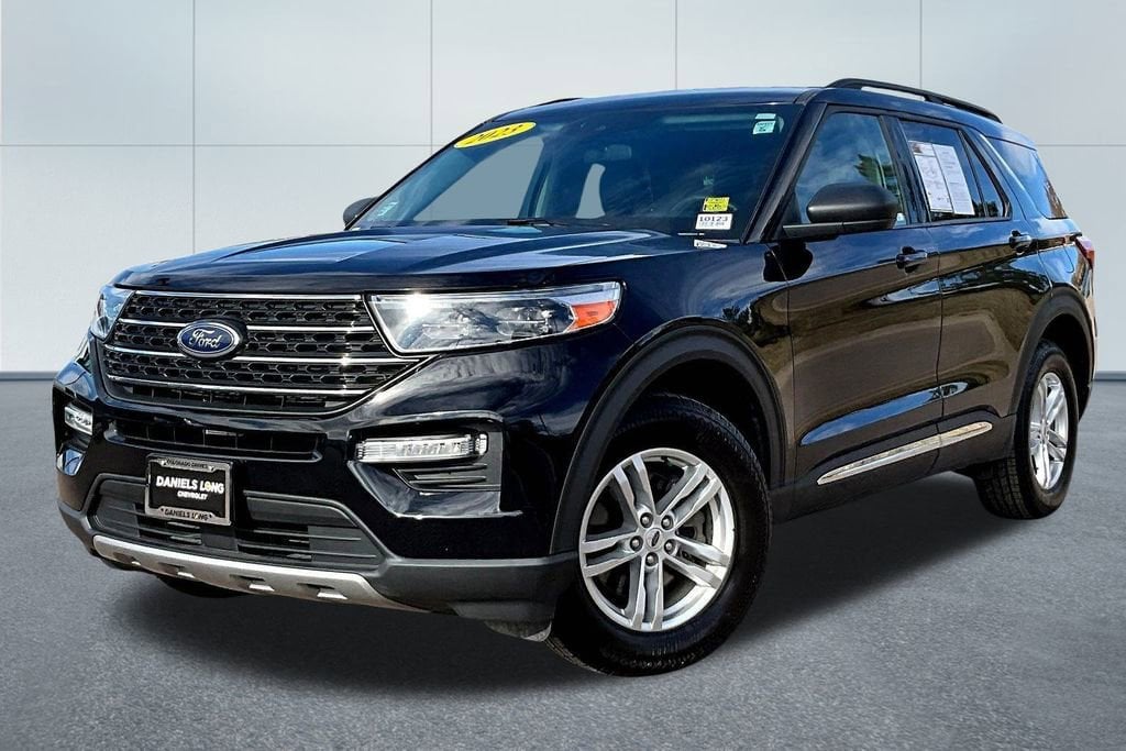 2023 Ford Explorer XLT's photo