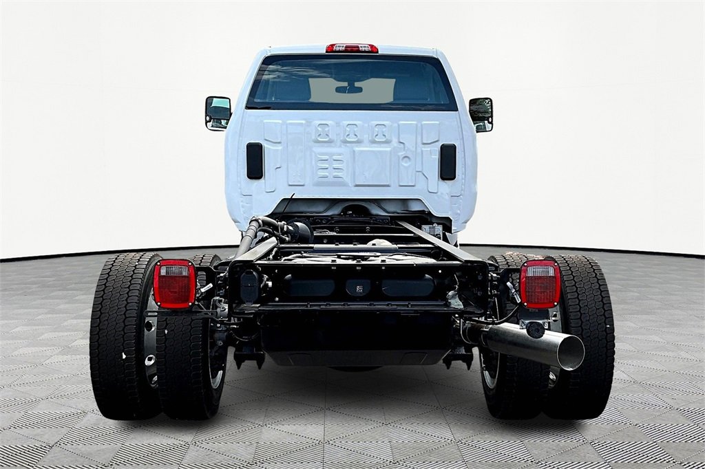 2024 Chevrolet Silverado 5500HD Work Truck photo 4