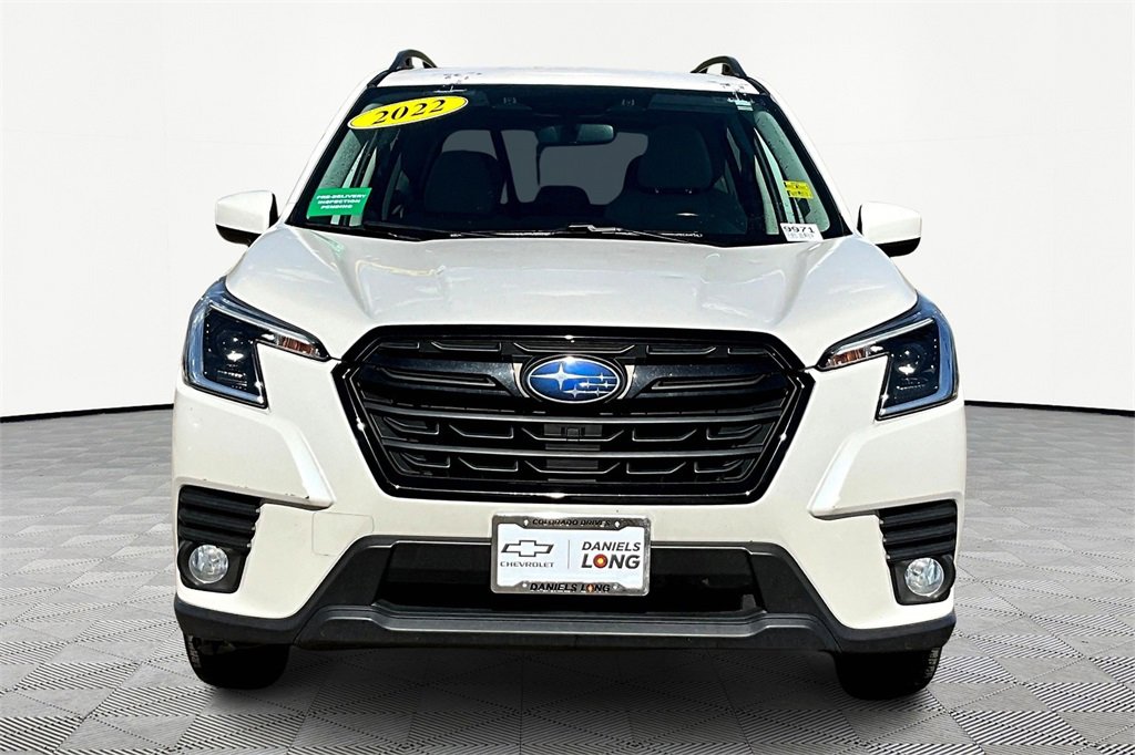 2022 Subaru Forester Premium photo 3